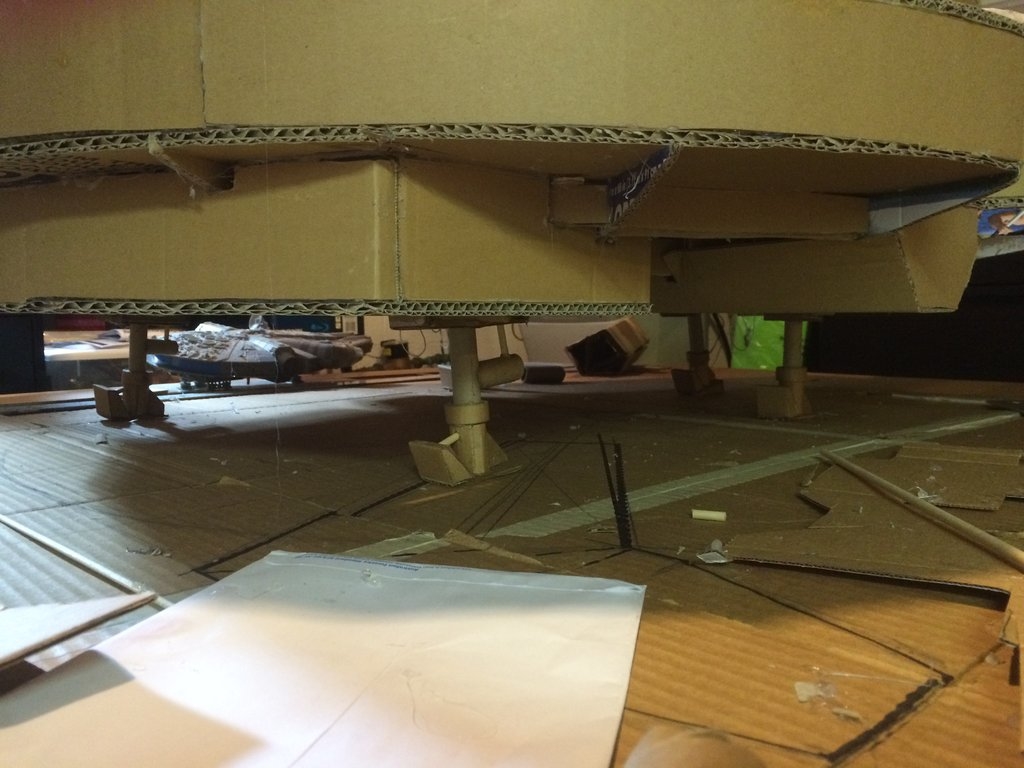 XaEHHhj - Imgur Close up of one of the landing gear.